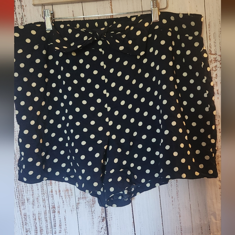 Forever 21 Navy and White Polka Dot Shorts
